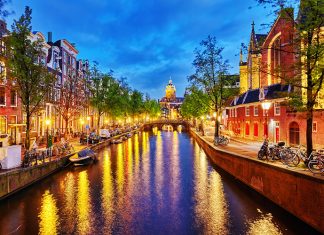 AMSTERDAM’A NEDEN GİDİLİR?