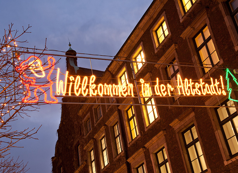 Düsseldorf – Altstadt Noel Pazarı