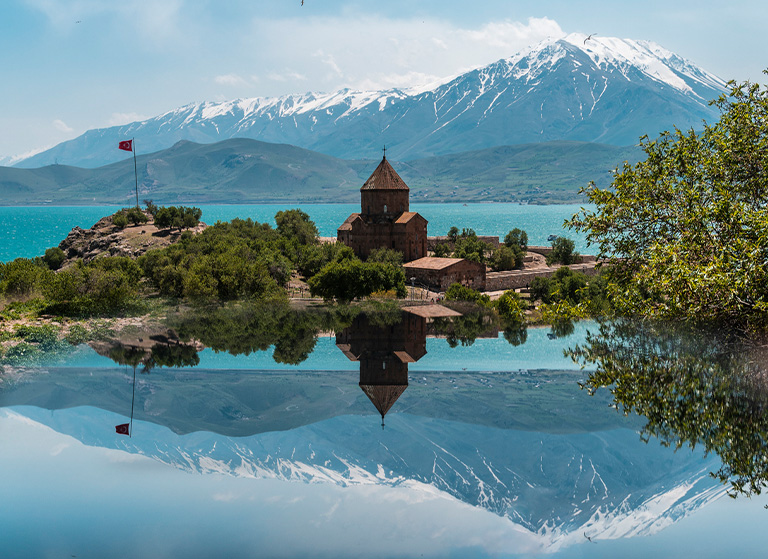 Van Akdamar Adası