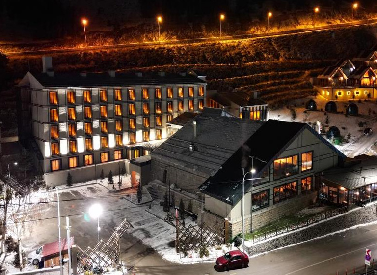 Snowdora Otel